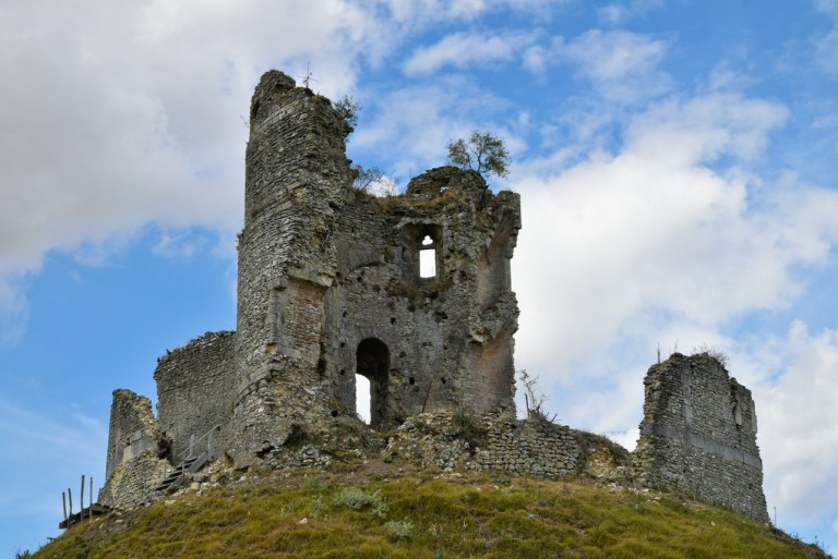 Un mystérieux château abandonné episode artwork
