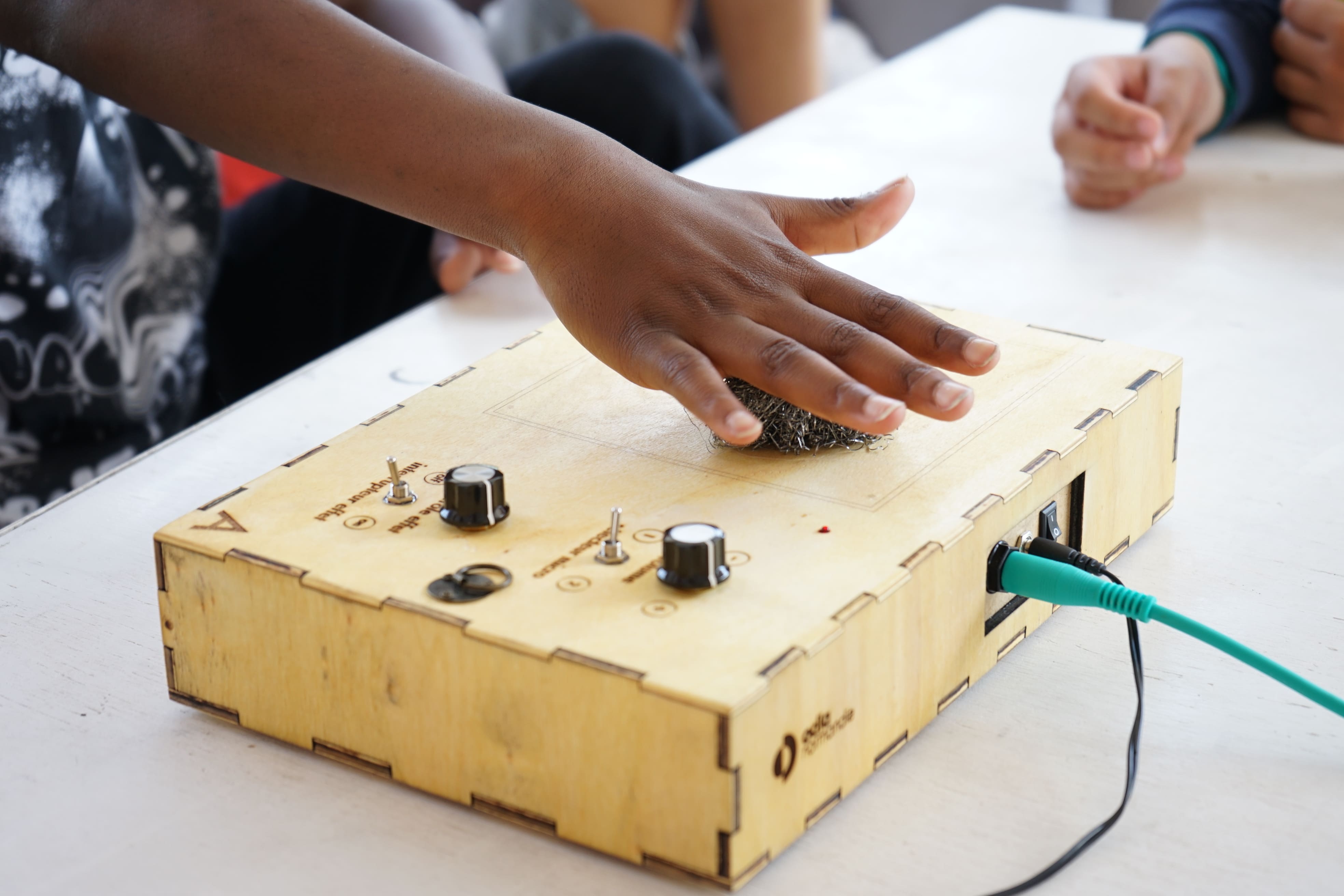 Radio Regard : Ateliers-visites de l\'installation sonore