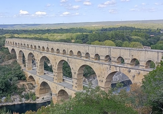 Jour 4 Jeudi 22 sept. Pont du Gard et Théâtre d'Orange episode artwork