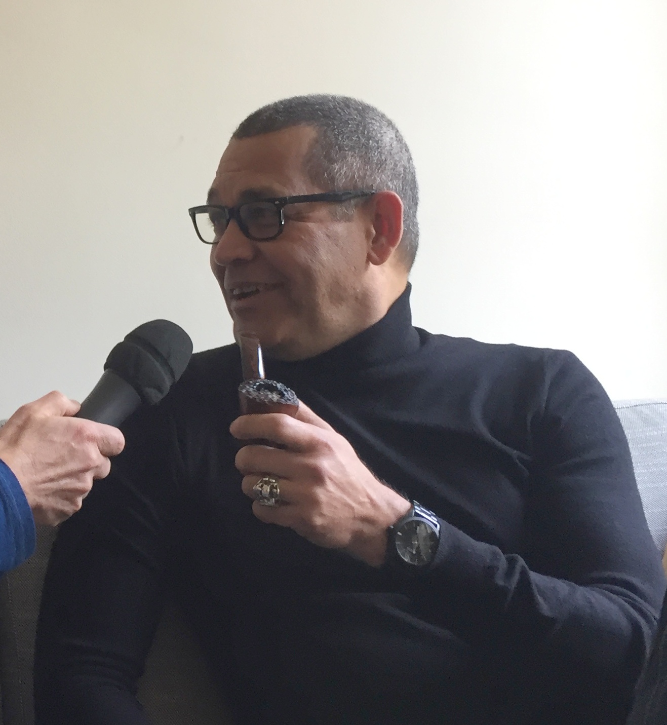 Fred Pierre-François, fumeur de pipe