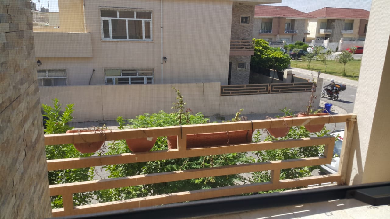 Fenêtre(s) confinée(s)