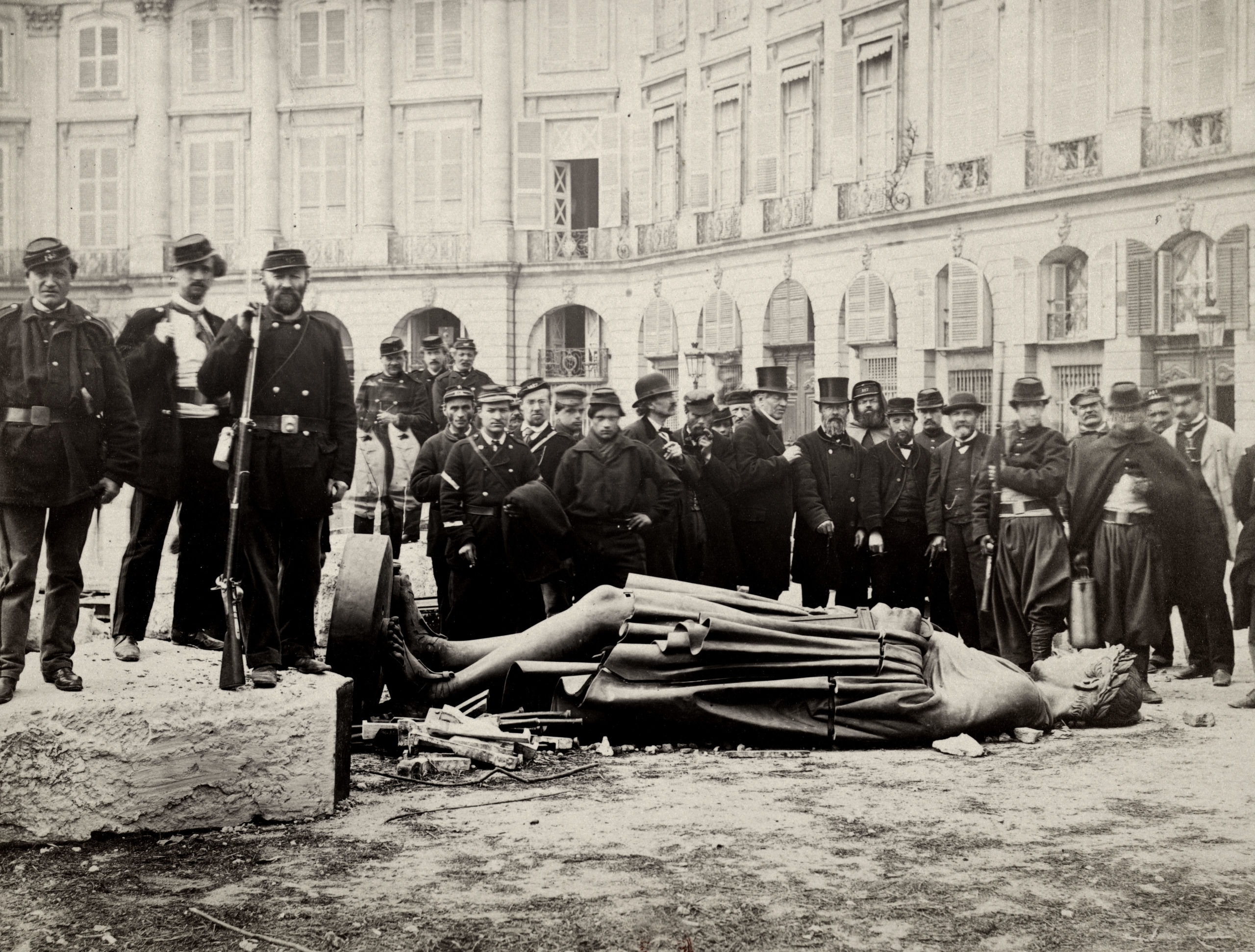 Images de soulèvement_La chute de la colonne Vendôme en 1871_4A episode artwork